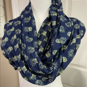 Gap navy infinity light weight scarf with yellow pineapples NWT